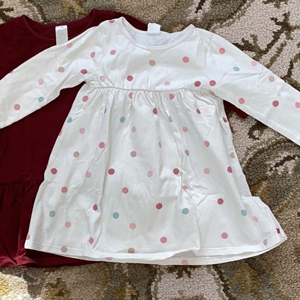 Three dresses - Picture 2 of 5